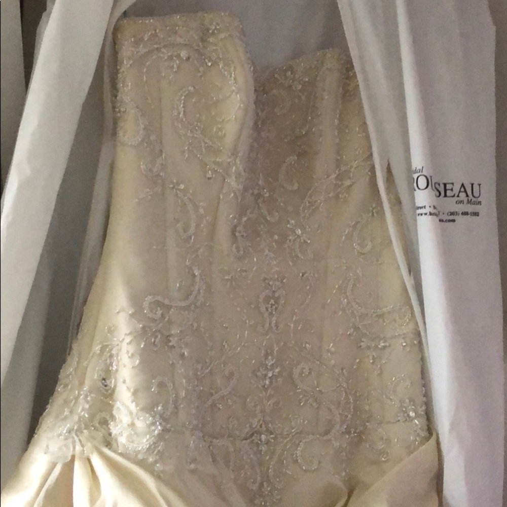 Bridal gown